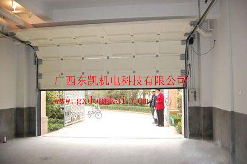翻板車(chē)庫門(mén)背面圖