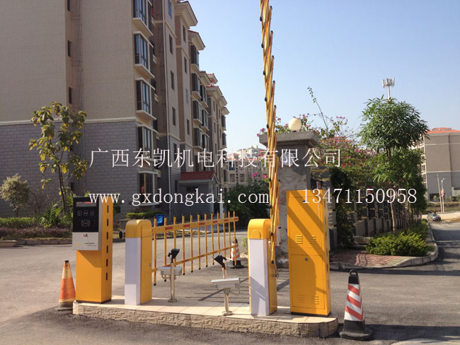 柵欄式雙通道停車(chē)場(chǎng)系統現場(chǎng)圖-2